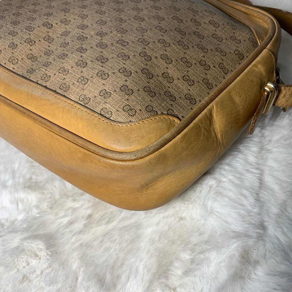 Authentic Vintage Gucci GG Logo Shoulder Bag - Picture 8 of 15